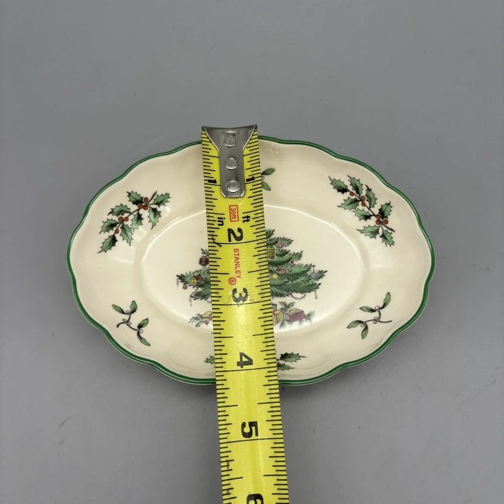 Spode Christmas Tree  Small Oval‎ Fluted Dish 5.5